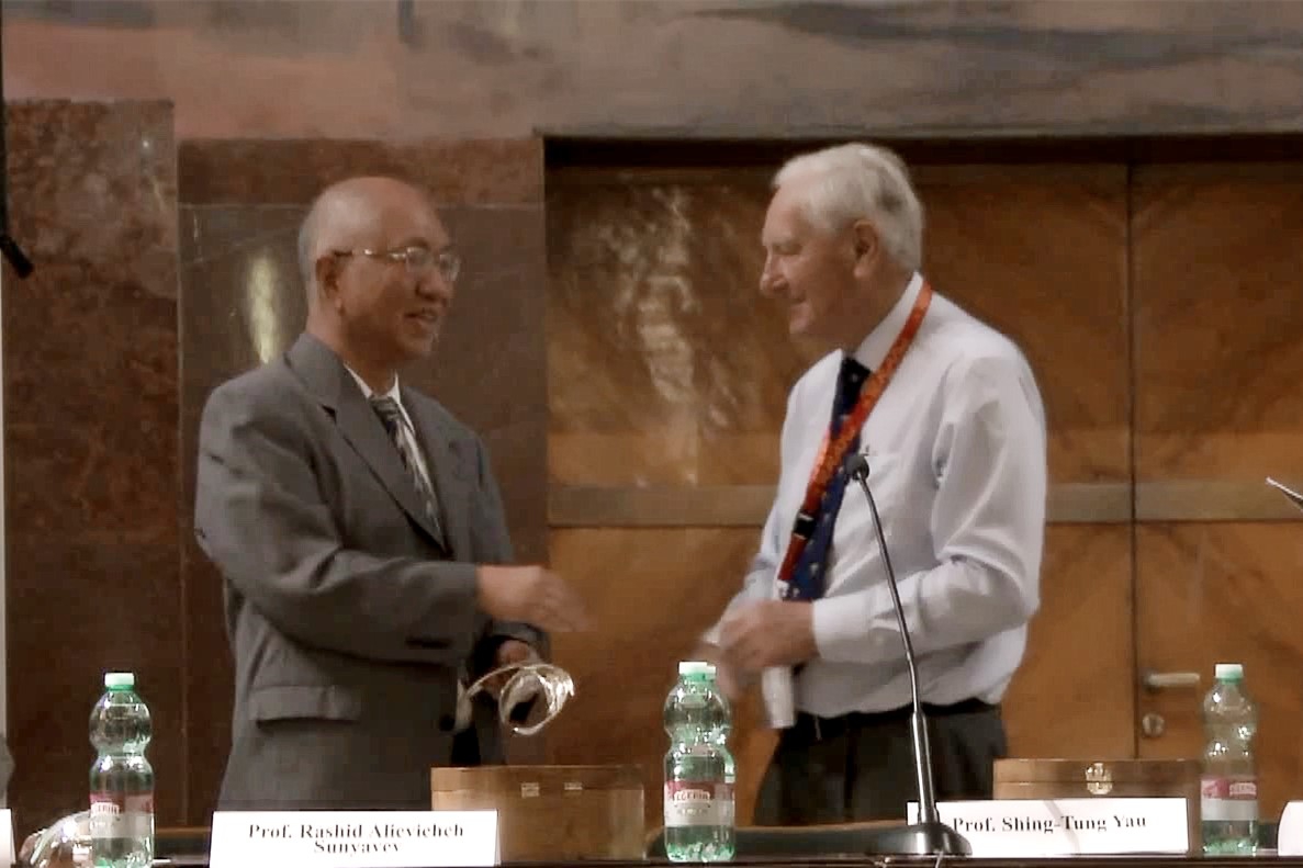 CUHK Prof. Yau Shing-tung Receives the Prestigious Marcel Grossmann Award
